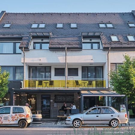 Apartman Rubin Sarvar Ngoại thất bức ảnh